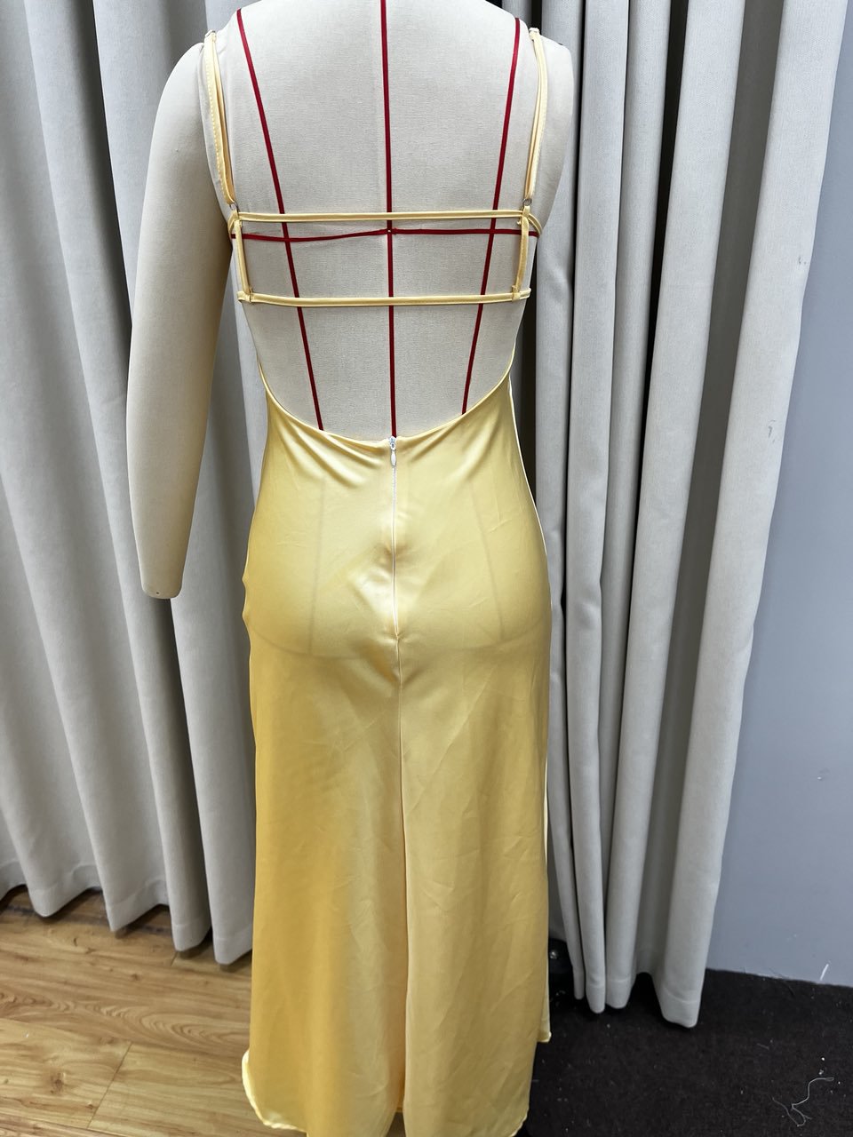 In-Stock Sexy Hot Girl Style Slim-Fit Waist-Cinching Deep V-Neck Short-Sleeve Dress for Women 2026 New Model Cross-Border European and American Fashion