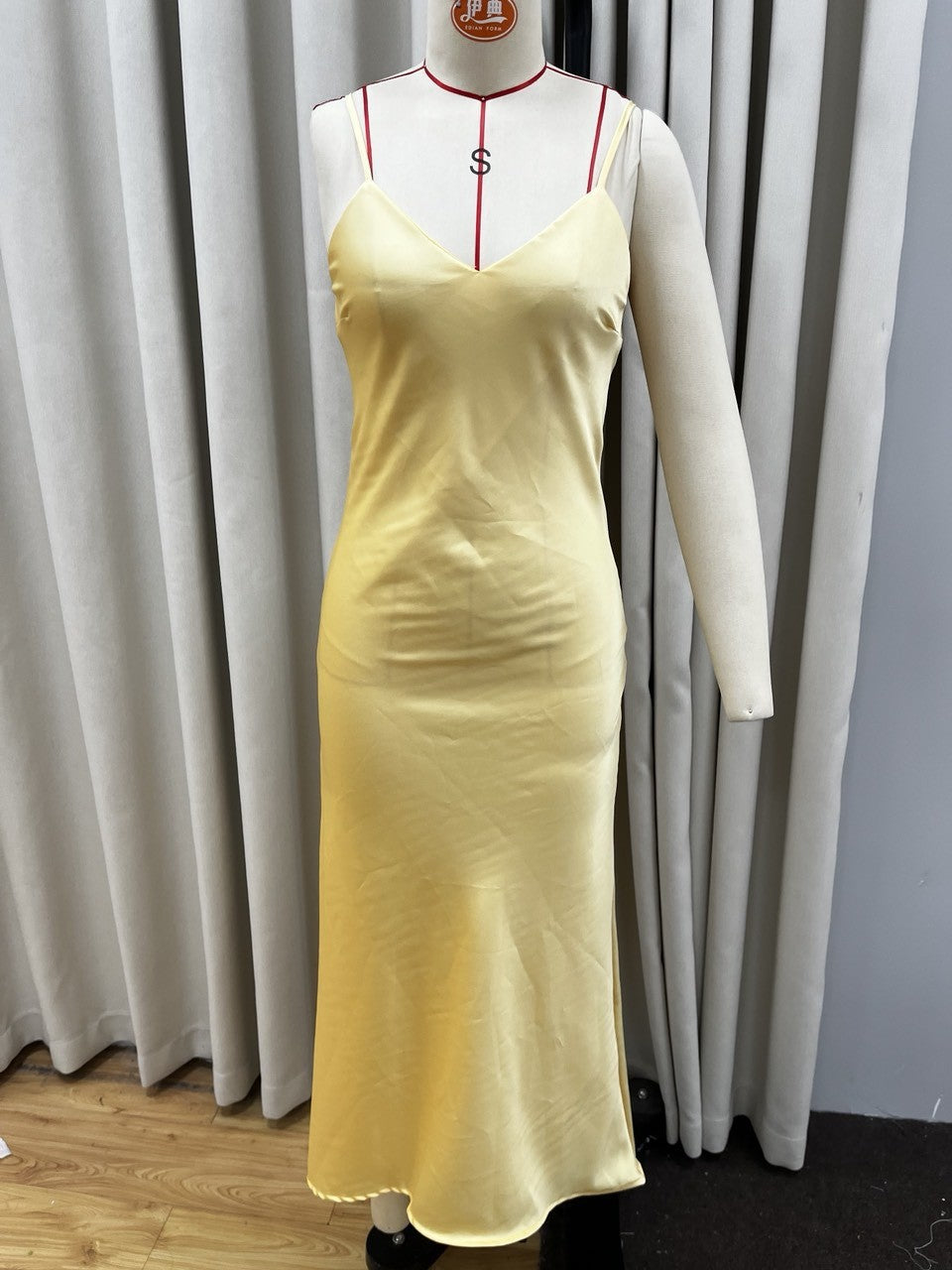 In-Stock Sexy Hot Girl Style Slim-Fit Waist-Cinching Deep V-Neck Short-Sleeve Dress for Women 2026 New Model Cross-Border European and American Fashion