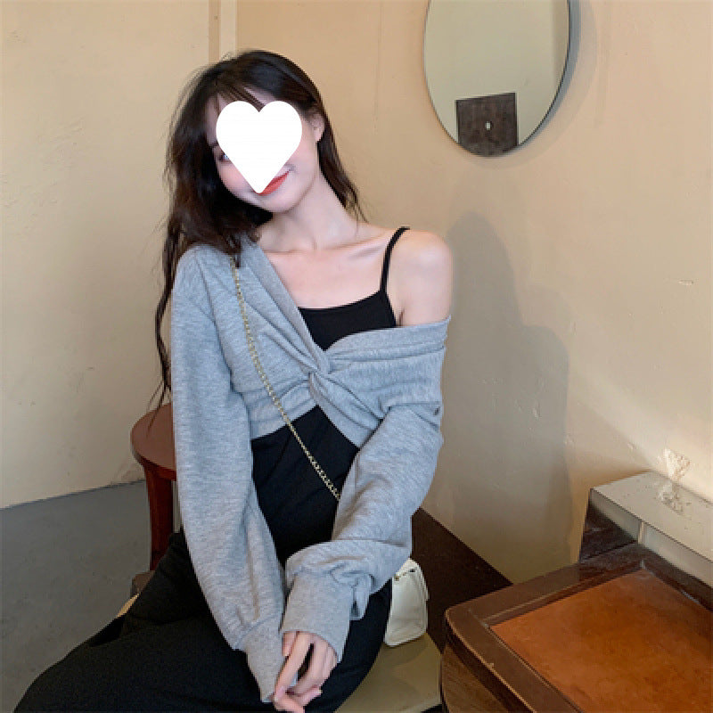 2026 Autumn Korean-Style Girl Group Dress with a Stylish Square Neckline, Waist-Cinching Design, Slimming Effect, Flared Sleeves, and Puffy Gown Dress